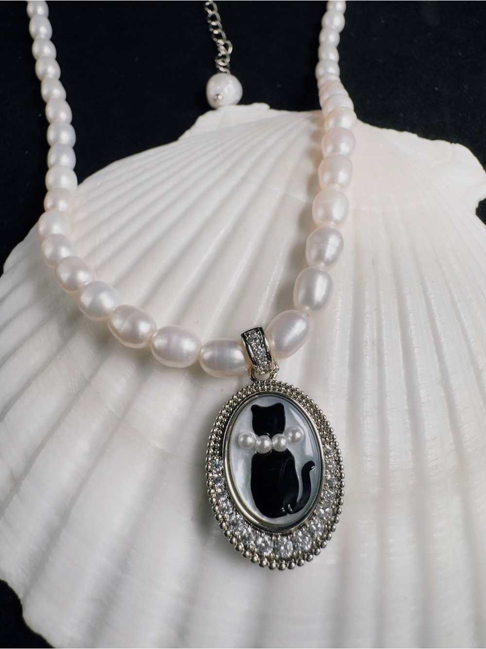 Pearl Bead Necklace with Black Cat Pendant